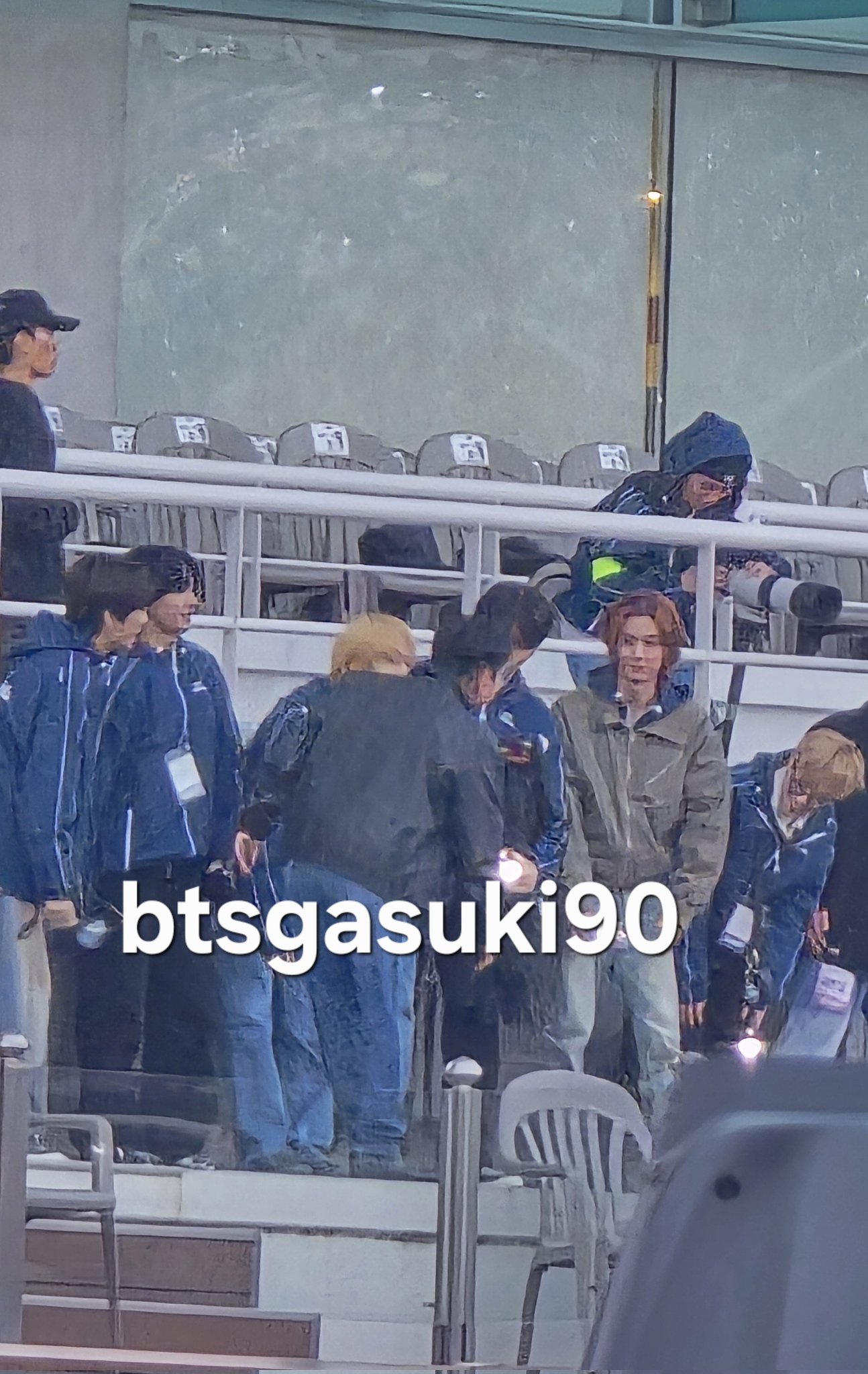 [잡담] 방시혁이랑 보넥도 인사하네 | 인스티즈