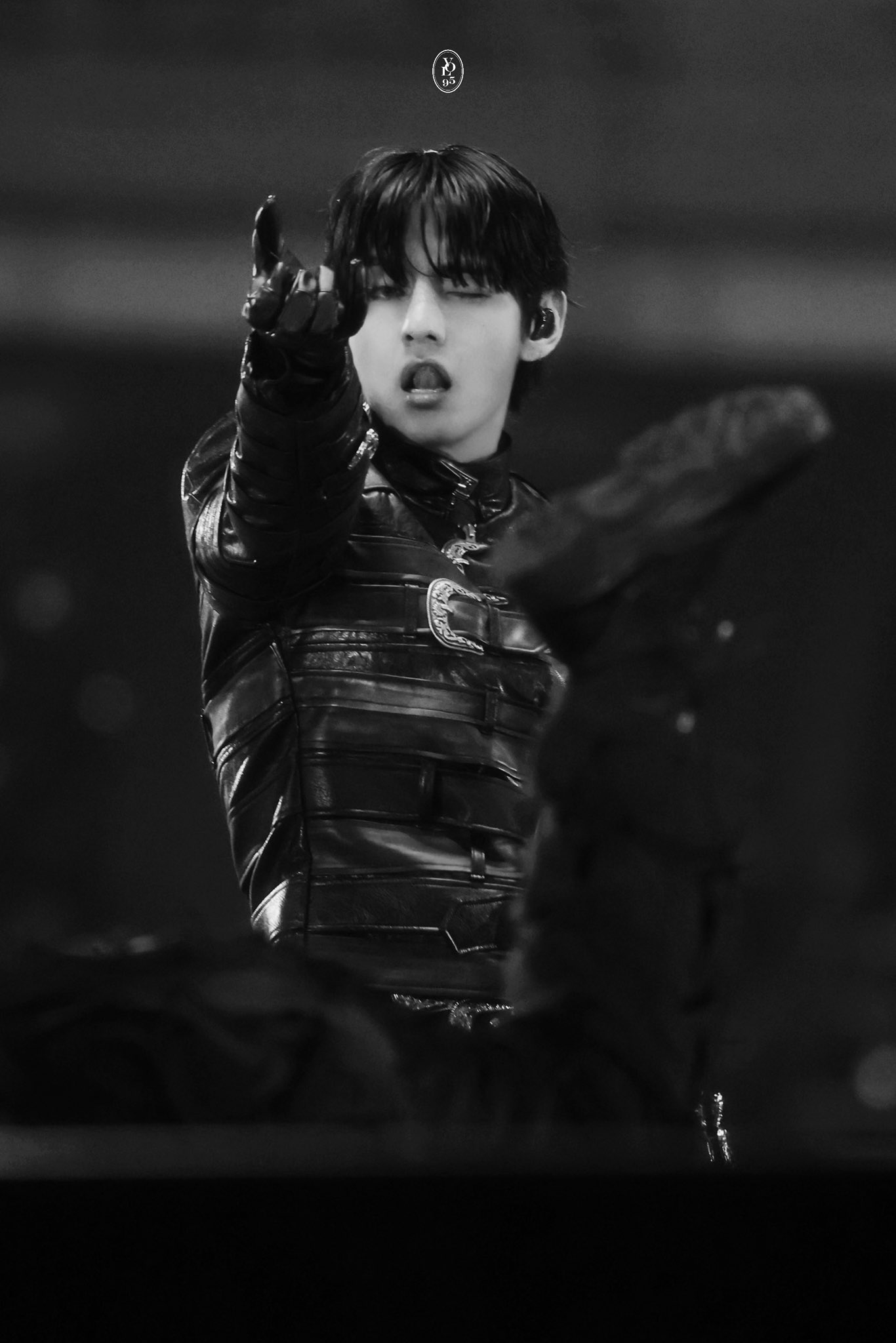 [잡담] 방탄 뷔 겜캐릭같다 | 인스티즈