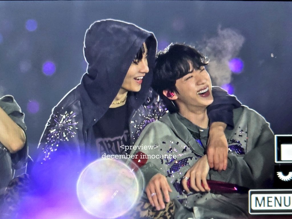 [잡담] 방탄 진 뷔 행복해보인다 ㅋㅋ | 인스티즈