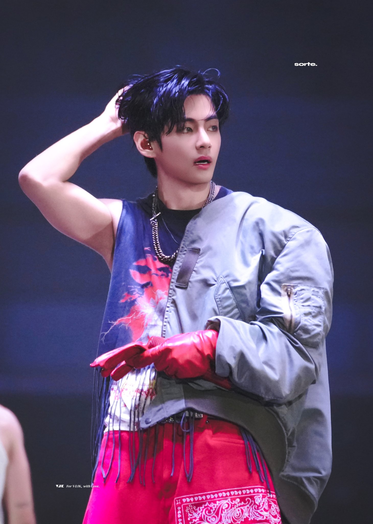 [잡담] 뷔 오늘 방탄콘 직찍 봐봐 | 인스티즈