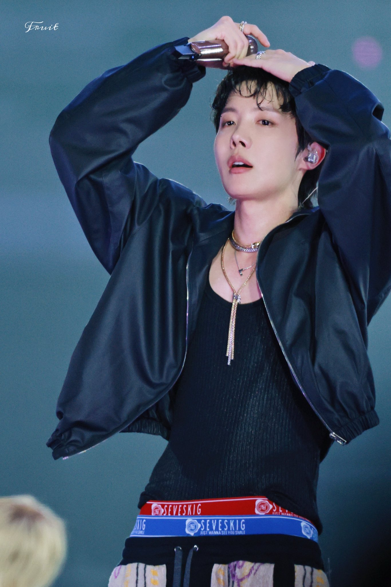 [잡담] 탐라에서 우연히 주운 제이홉 짤 | 인스티즈