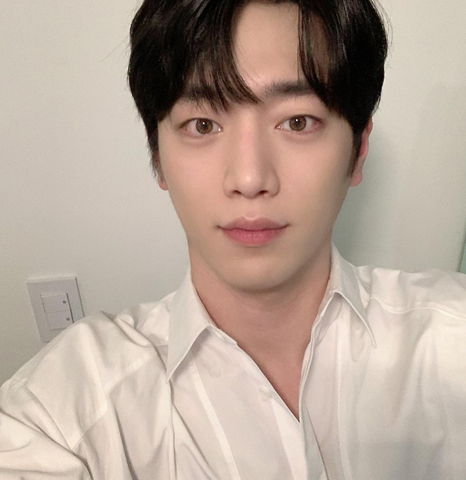 [잡담] 자연눈 되게 밝은갈색인 연예인 누구있어? | 인스티즈