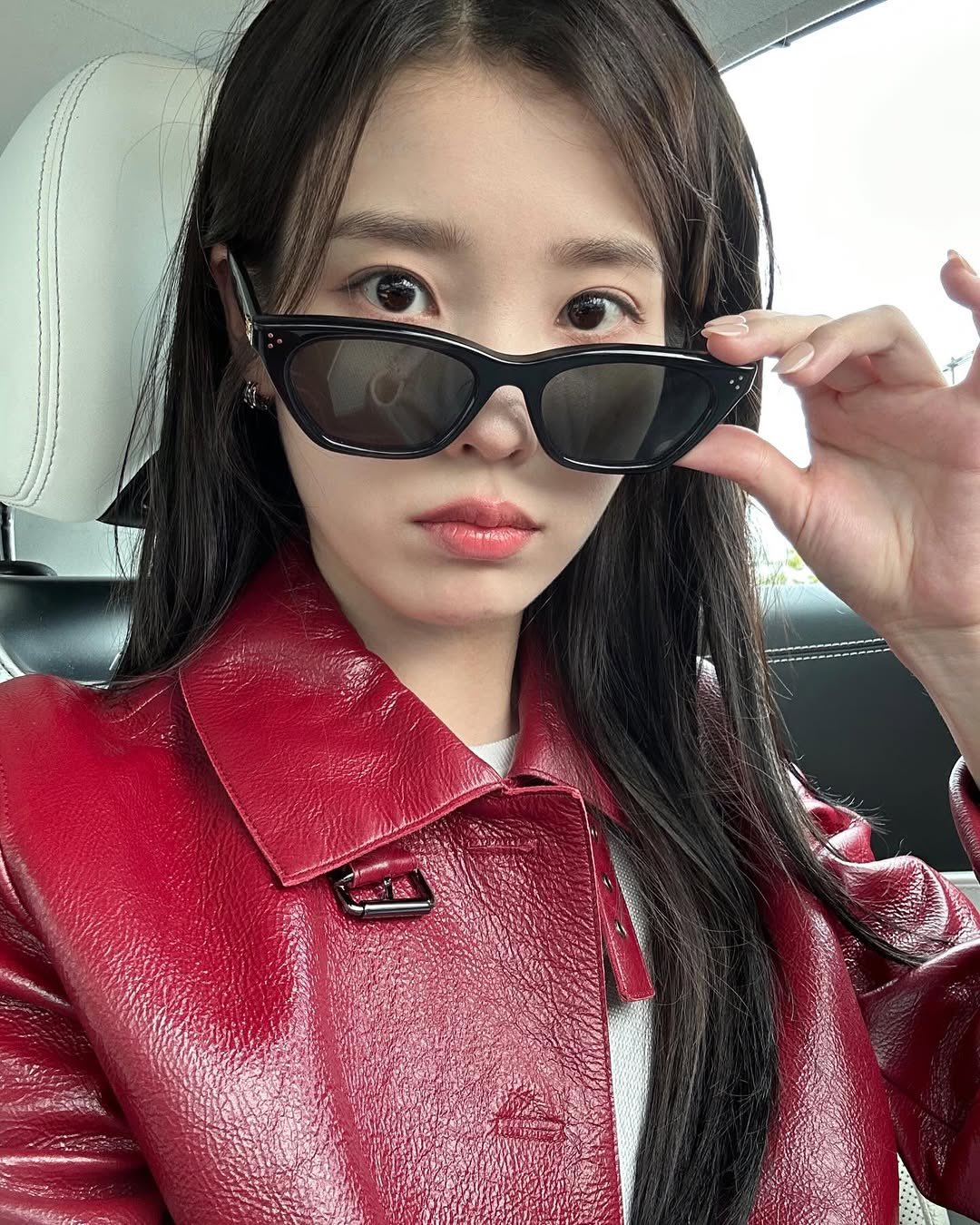 [잡담] 아이유) 260412 아이유 인스타 🥰 💯 | 인스티즈