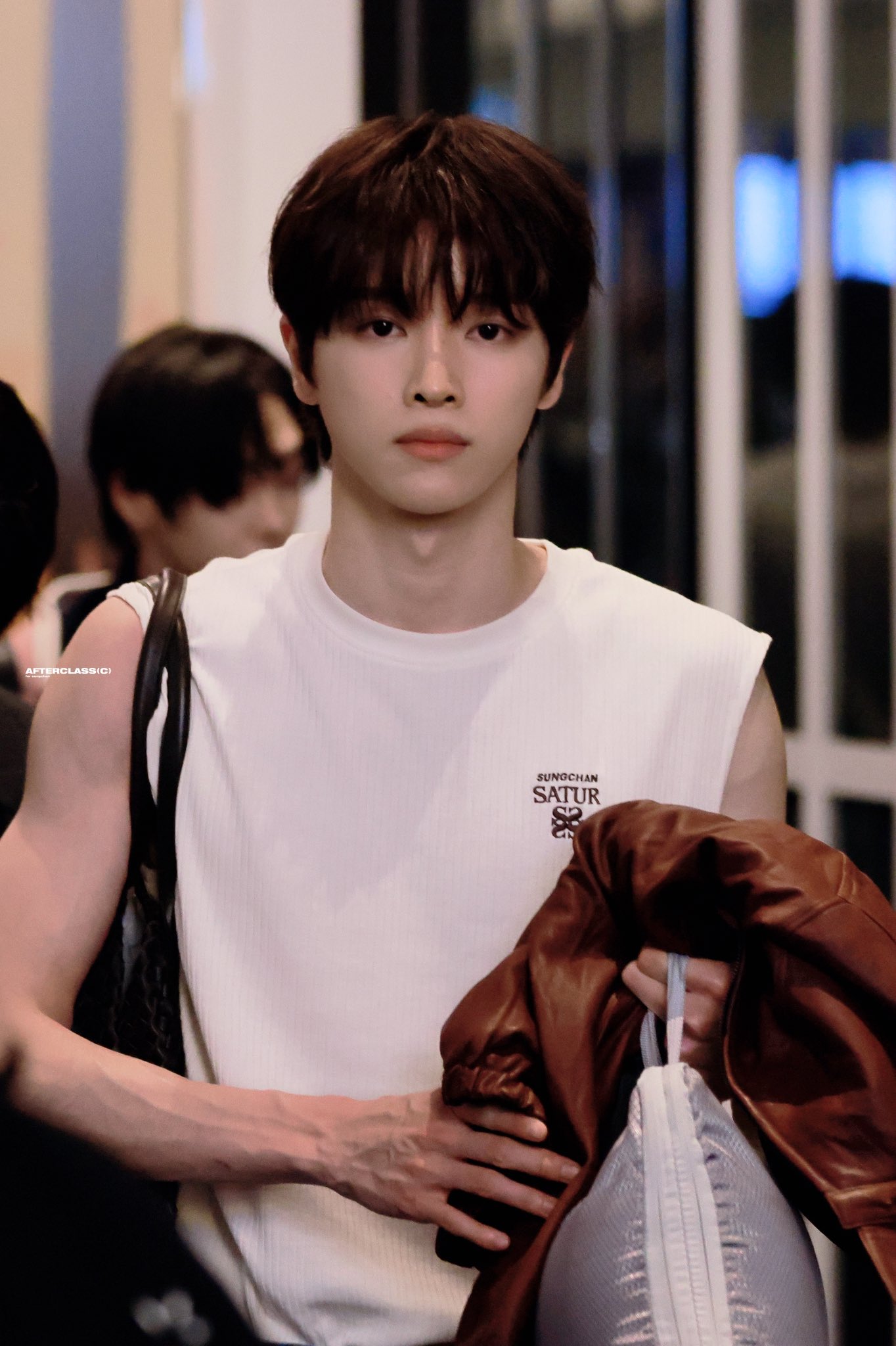 [잡담] 성찬이가 입은 옷..새터 자체제작 해줬나봐 | 인스티즈