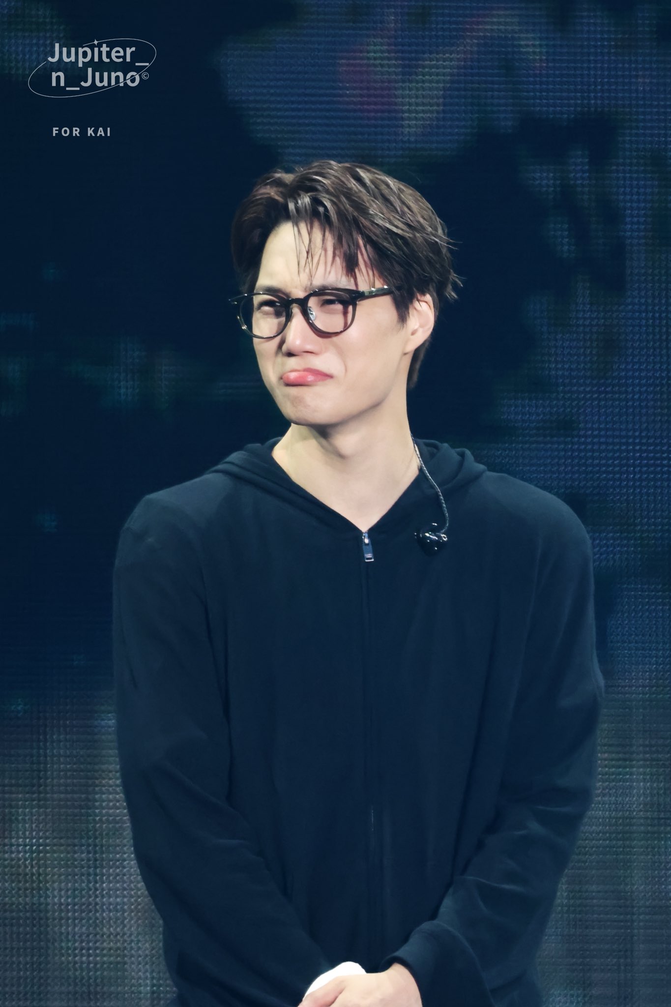 [잡담] 어제 카이 안경 이거 어디껀지 알아? | 인스티즈