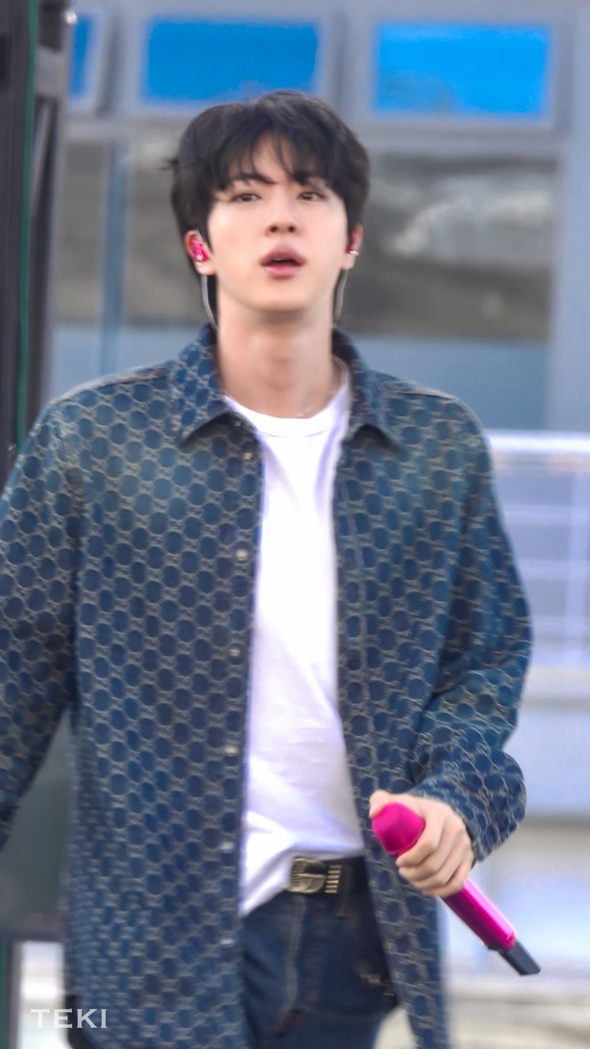 [잡담] 방탄 진 얼굴도 얼굴이지만 표정이 청순아련 | 인스티즈