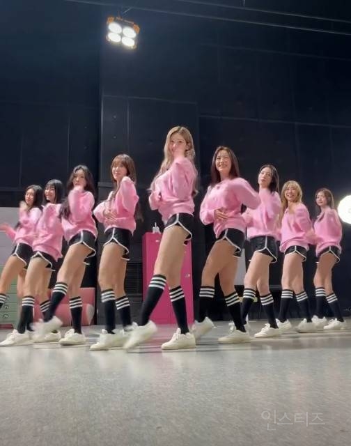 '재결합' 아이오아이, 10년만 감격의 '픽미'…전소미 김세정 총출동 | 인스티즈