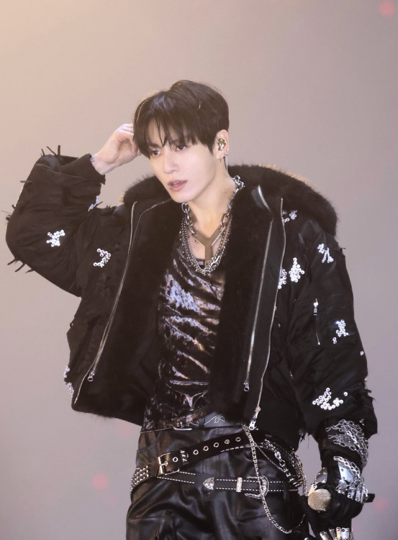 [잡담] 정국이 살 진짜 많이 뺐다 | 인스티즈