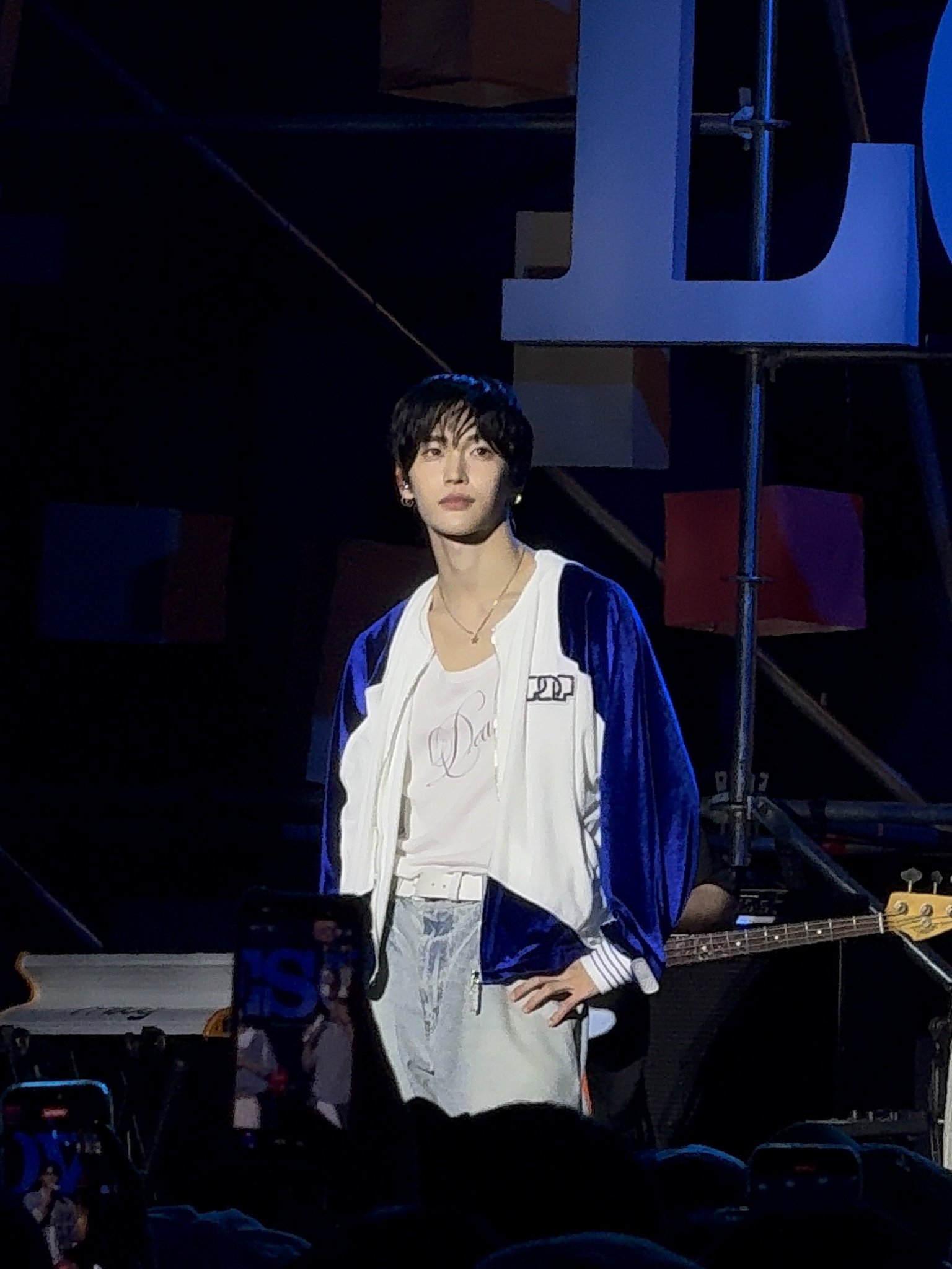 [잡담] 원빈이 홈마 고화질도 쩌는데 이런 사진이 실물 느껴짐,, | 인스티즈