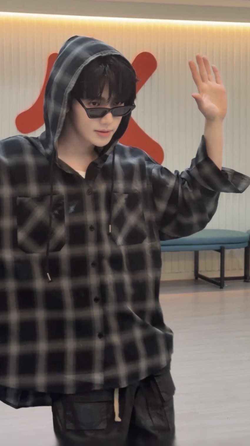 [잡담] 장하오 빨리 데뷔해 | 인스티즈