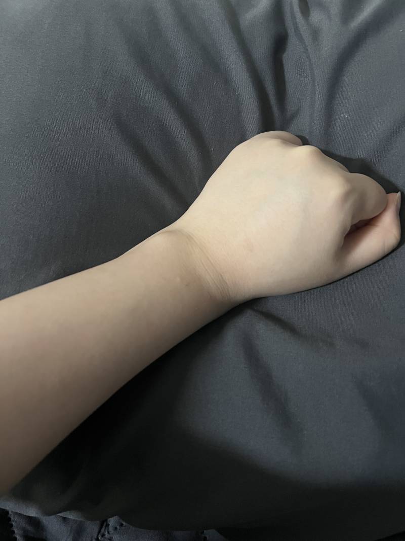 [잡담] 손목 보통인 편이지?? | 인스티즈