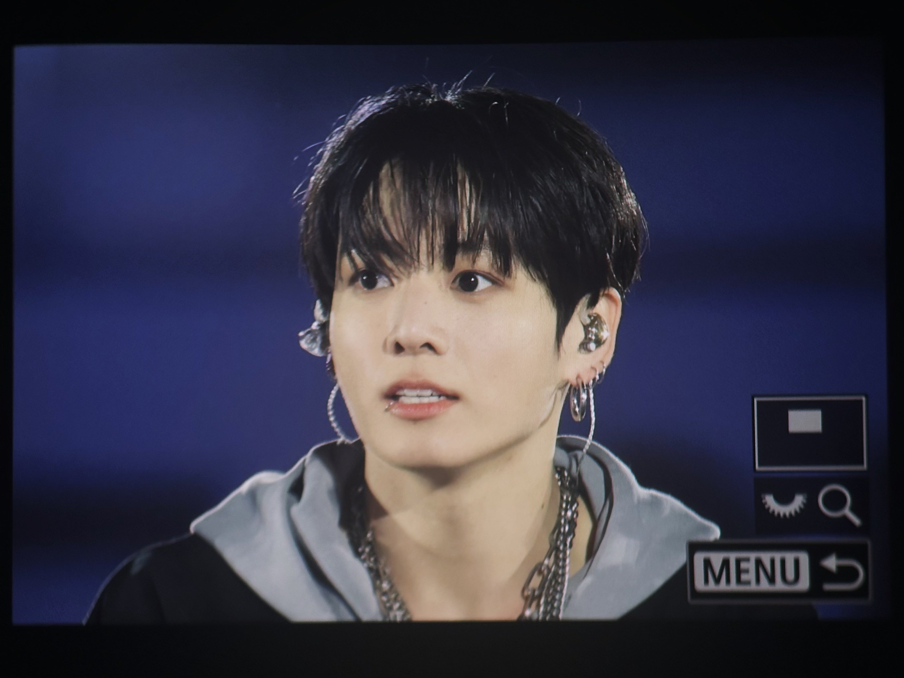 [잡담] 놀랍게도 19살 정국이 아니라 오늘자 정국이다….. | 인스티즈