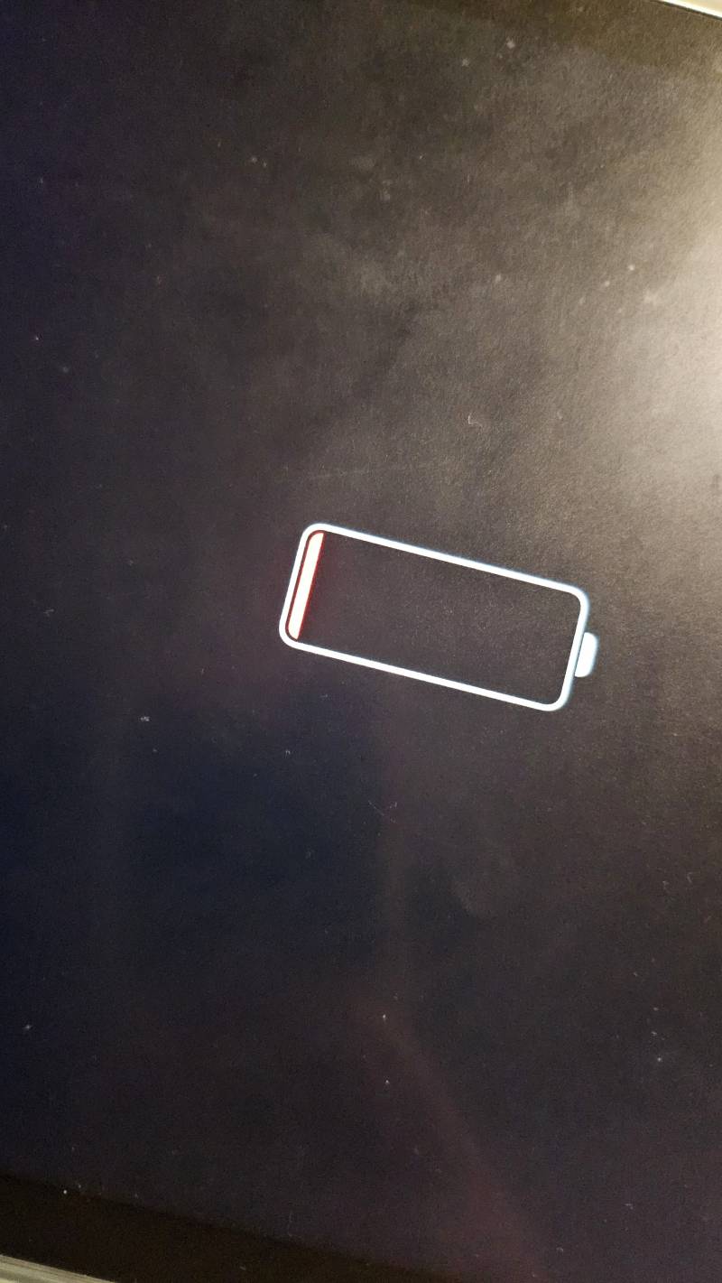 [잡담] 아이패드 배터리 그림만 계속 뜨고 안켜져.. | 인스티즈