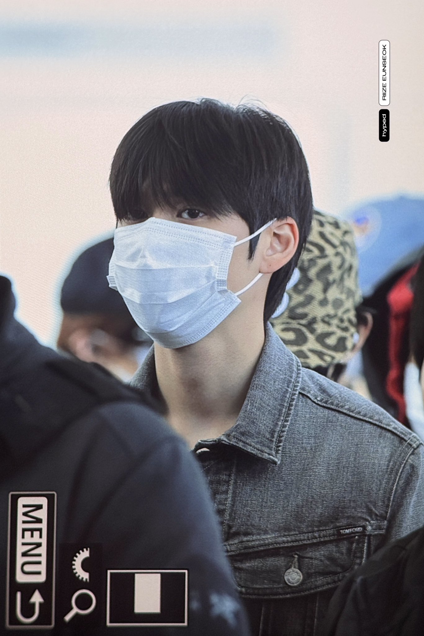 [잡담] 은석 웬일로 깔롱지게 입었나 했더니 ㅋㅋㅋ | 인스티즈