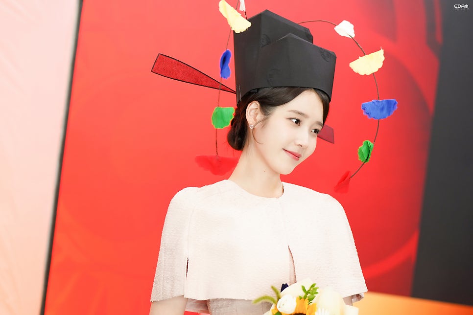 [잡담] 아이유 걍 천의 얼굴이셔.... | 인스티즈