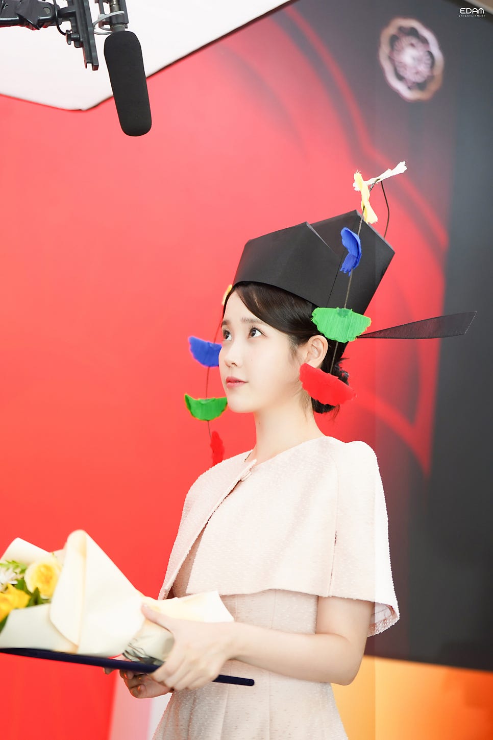 [잡담] 아이유 걍 천의 얼굴이셔.... | 인스티즈