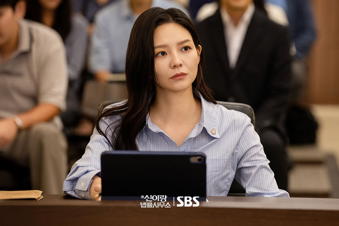 [잡담] 신이랑) 이덕화 삼킨(?) 유연석과우리 편이 된 이솜의 첫 공조⚖️✨ | 인스티즈