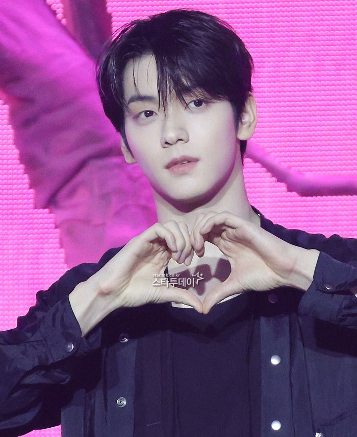 [잡담] 오늘자 미디어 쇼케이스 수빈이 얼굴 | 인스티즈