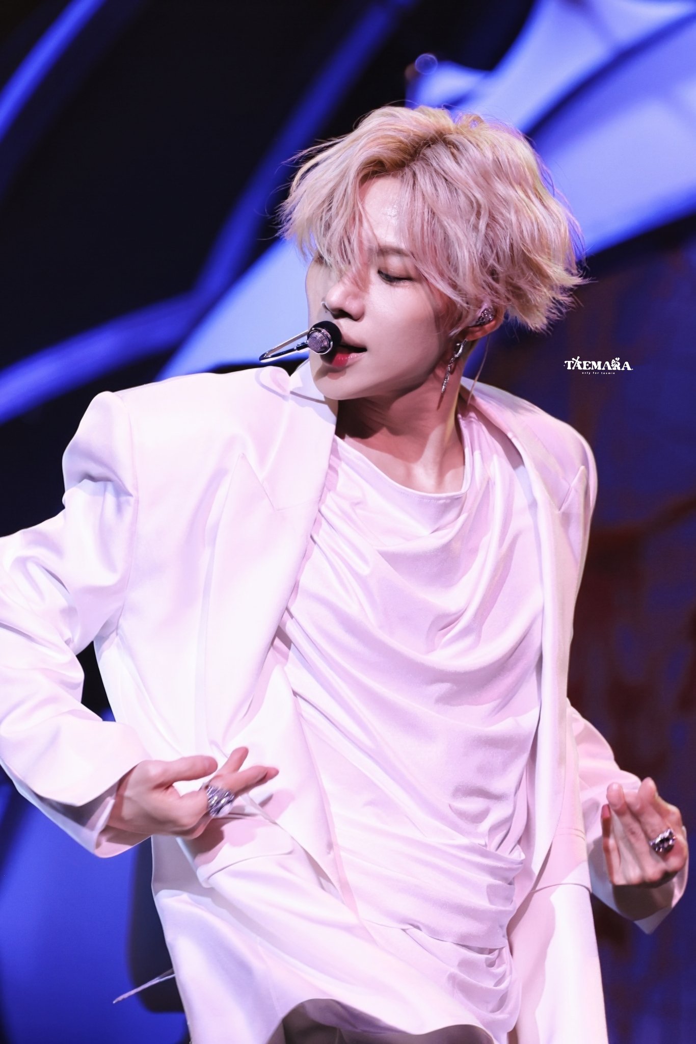 [잡담] 이거 남돌 12년전 이랑 어제 사진 섞인건데 뭐가 어제 사진이지 맞춰봐 (주어 태민) | 인스티즈