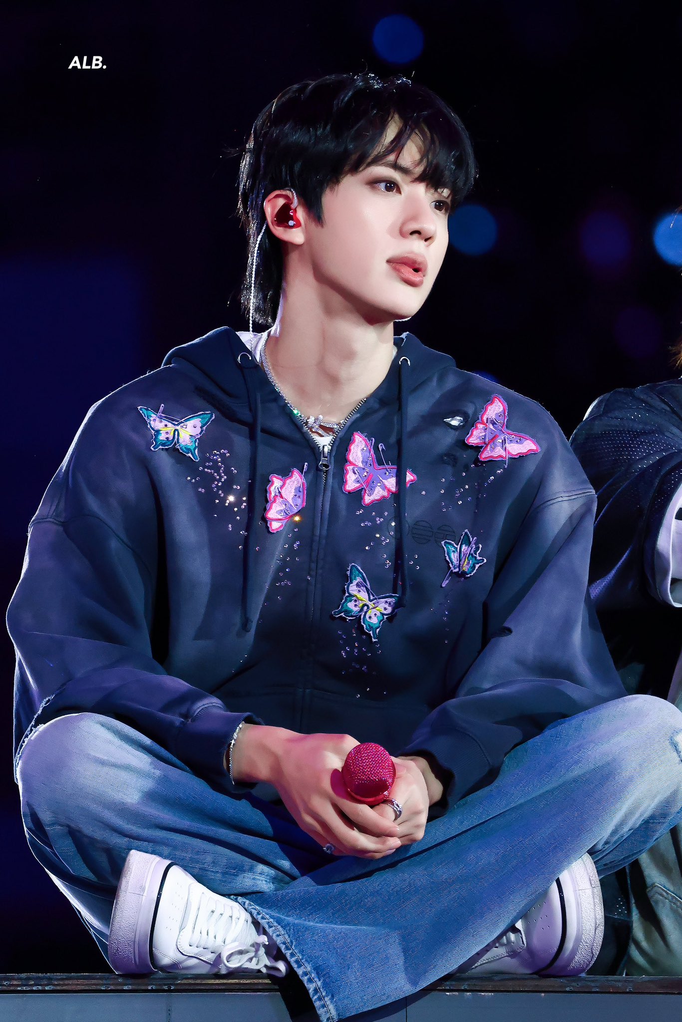 [잡담] 방탄 진 입술 붙었다 떨어지는 장면 포착 ㅋㅋ | 인스티즈