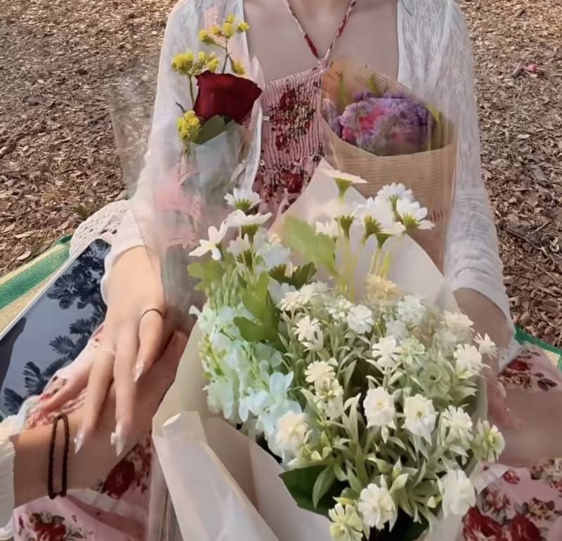 [잡담] 친구가 서로 꽃사와서 선물하자하면 어떨거같아?🌸 | 인스티즈