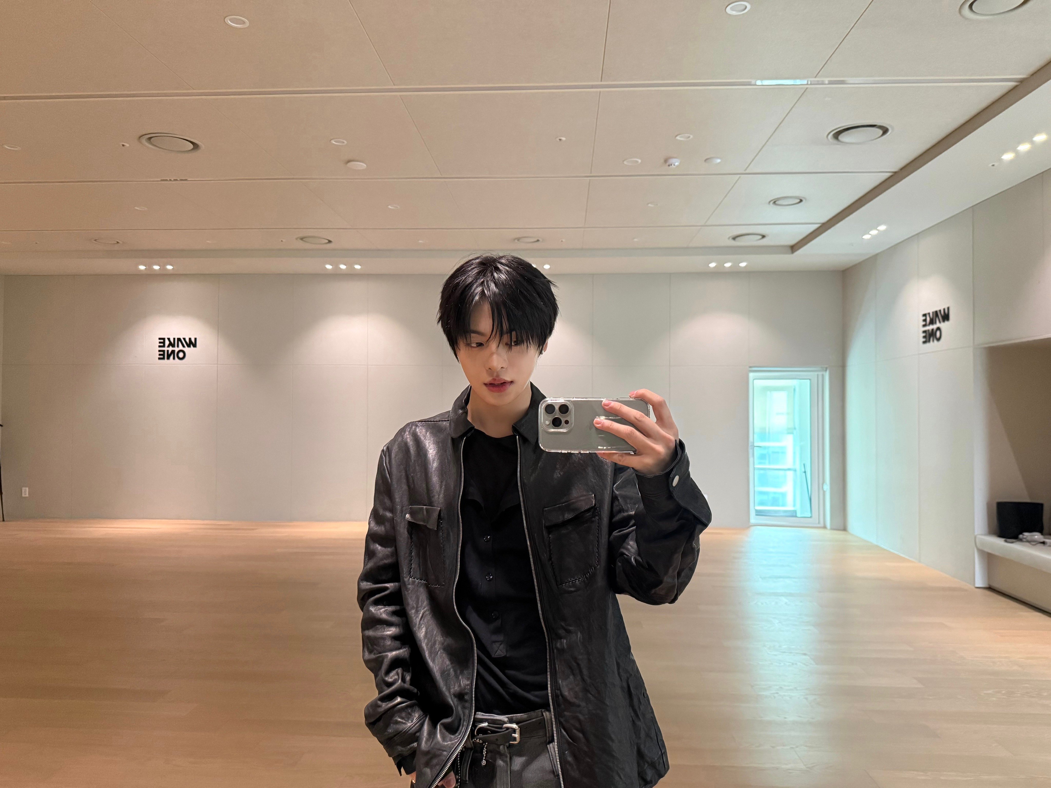 [잡담] 아 이리오 미친 개잘생겼어 | 인스티즈