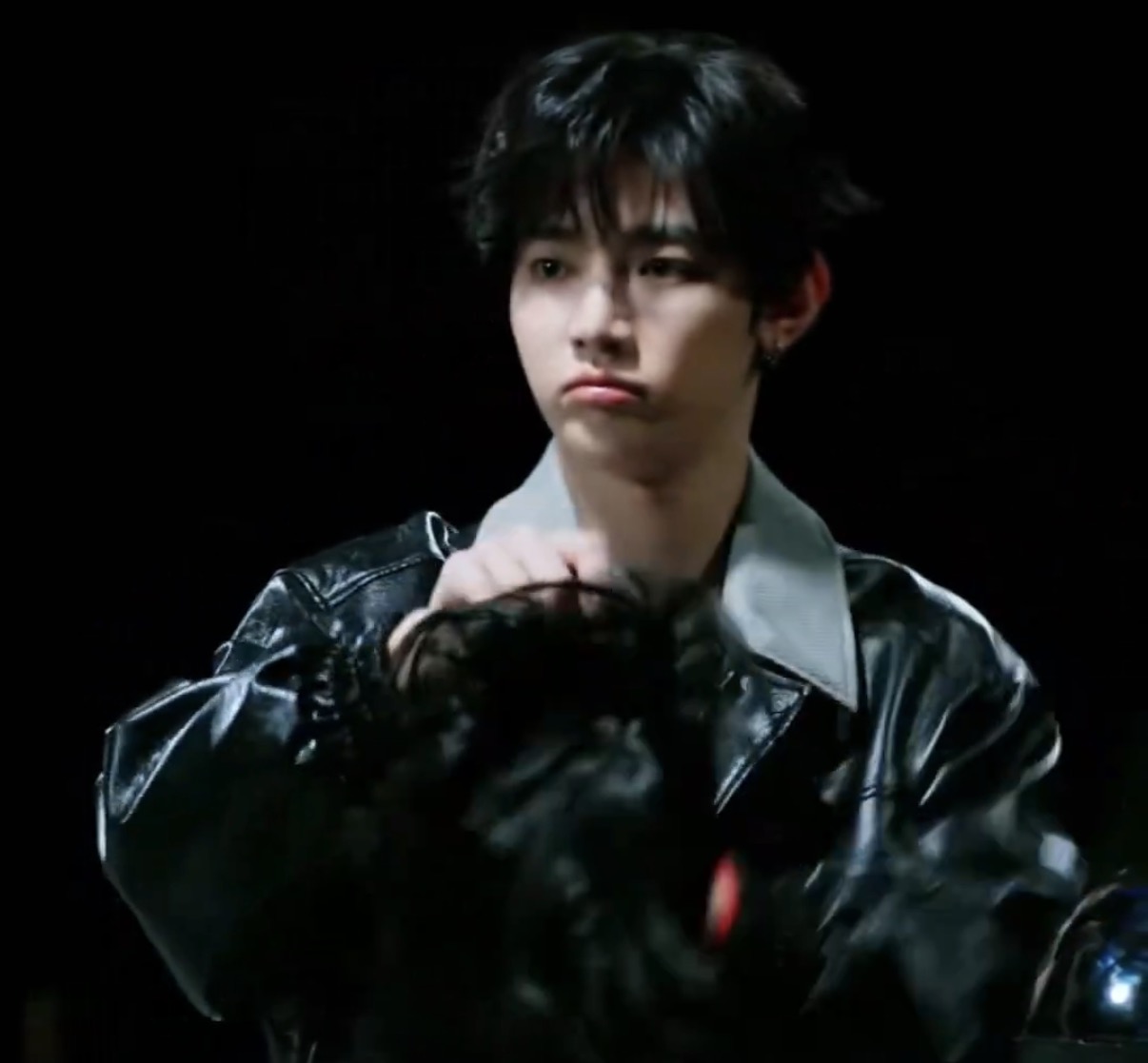 [잡담] 장하오 야심차게 마네킹 가발 벗겼는데 | 인스티즈