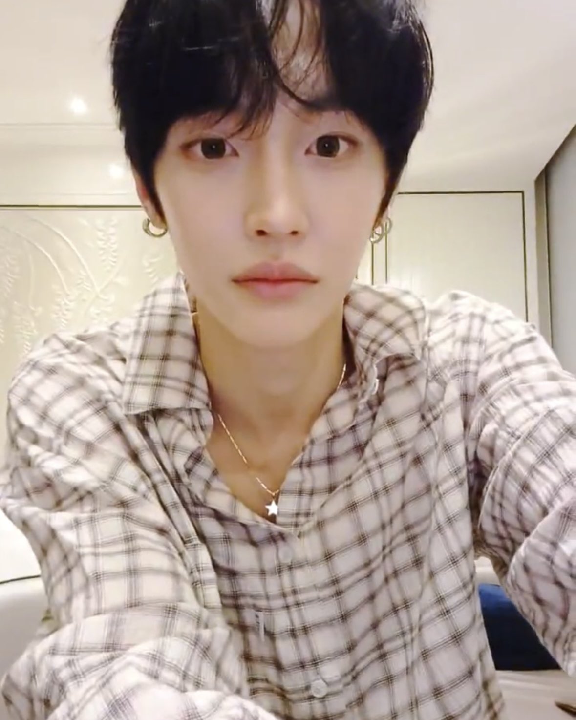 [잡담] 원빈 라방 ㄹㅇ 놀랴지마 | 인스티즈