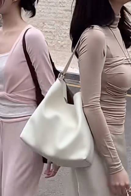 [잡담] 이 흰 가방 어디껀지 아는 사람.. | 인스티즈