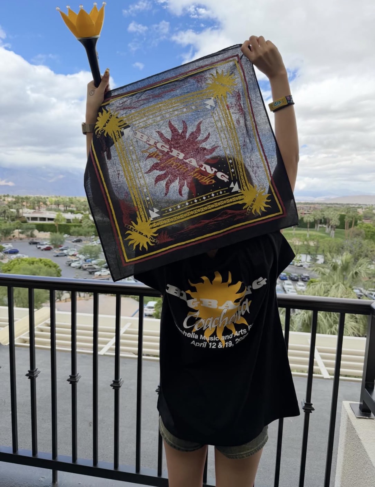 [잡담] 빅뱅 코첼라 MD 예쁘지 않음?? | 인스티즈