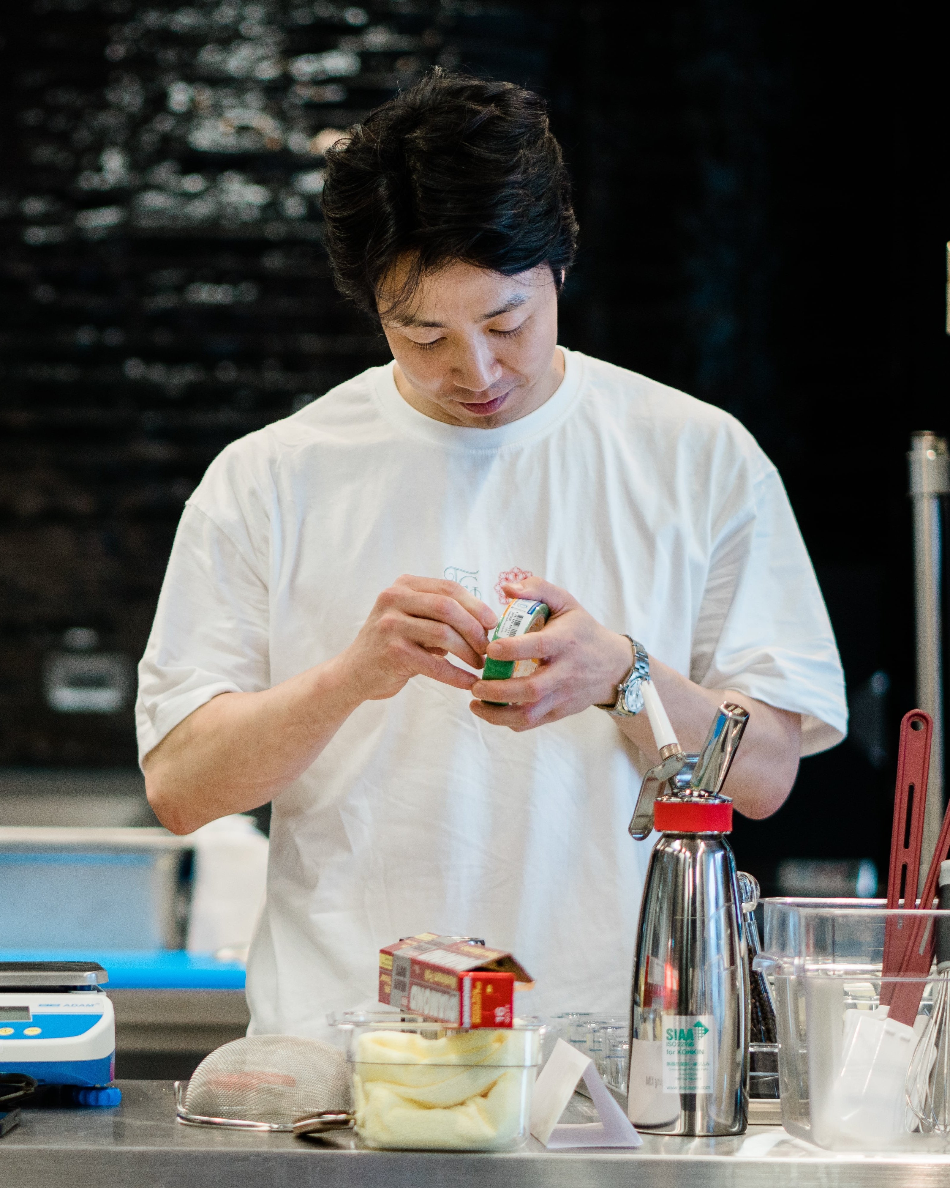 [잡담] 손종원 22년 영셰프 멘토때 사진 레전드네 | 인스티즈