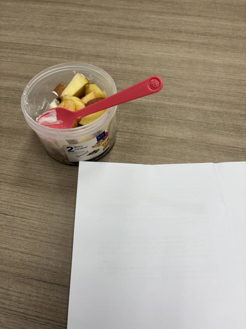 [잡담] 회산데 자리에서 사과 먹기 눈치보여서 | 인스티즈