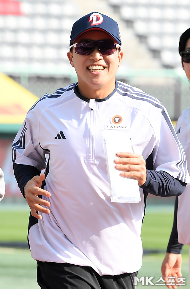 [잡담] 개웃겨 므찌나 오빠 손에 돈봉투 아니고 장갑이었다네요 | 인스티즈