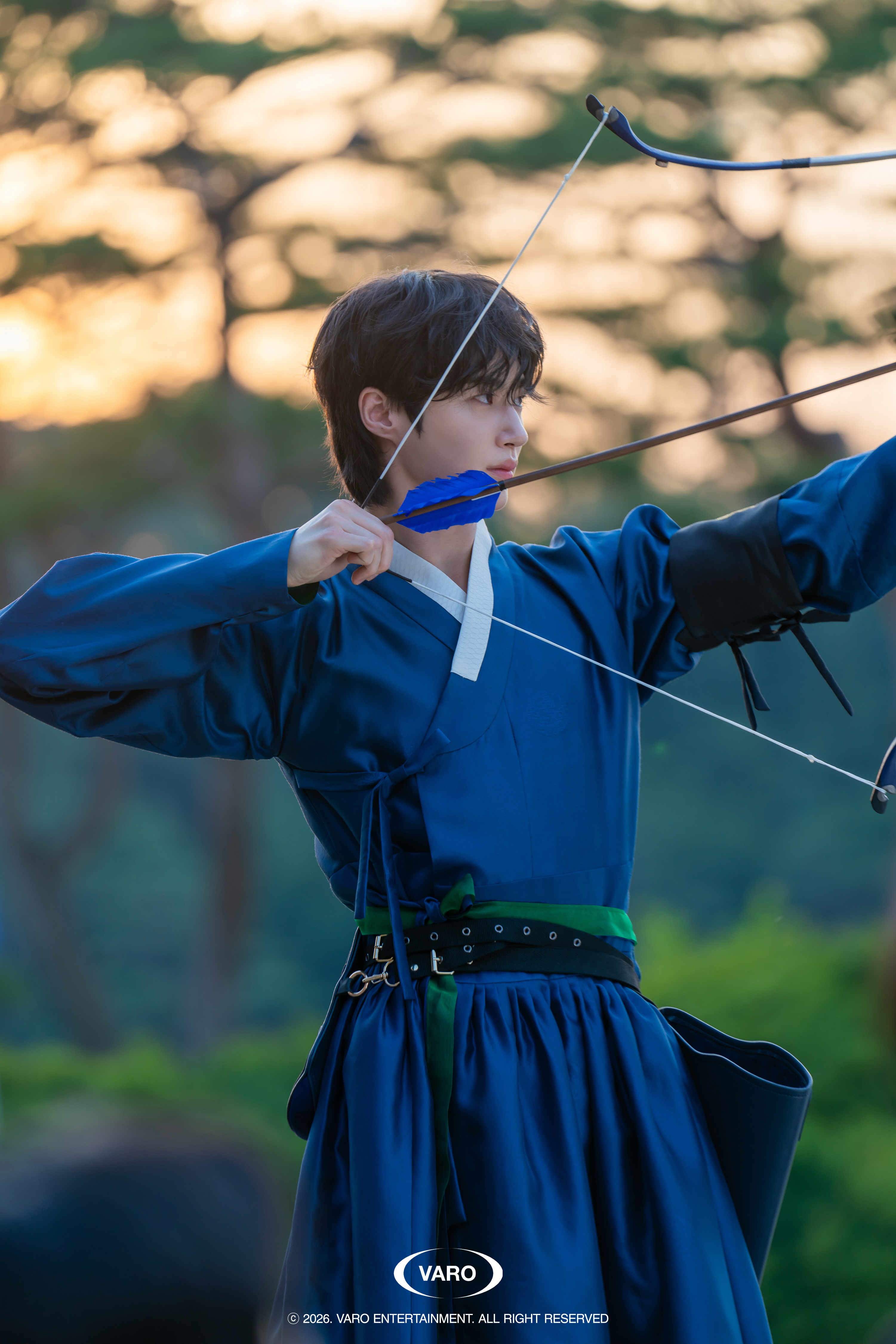[잡담] 대군부인) 국궁씬 아이유 변우석 비하인드 사진 에바야 | 인스티즈