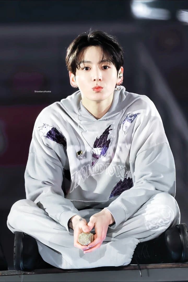 [잡담] 방탄 정국 반깐하니까 왤케 잘생겼냐 | 인스티즈