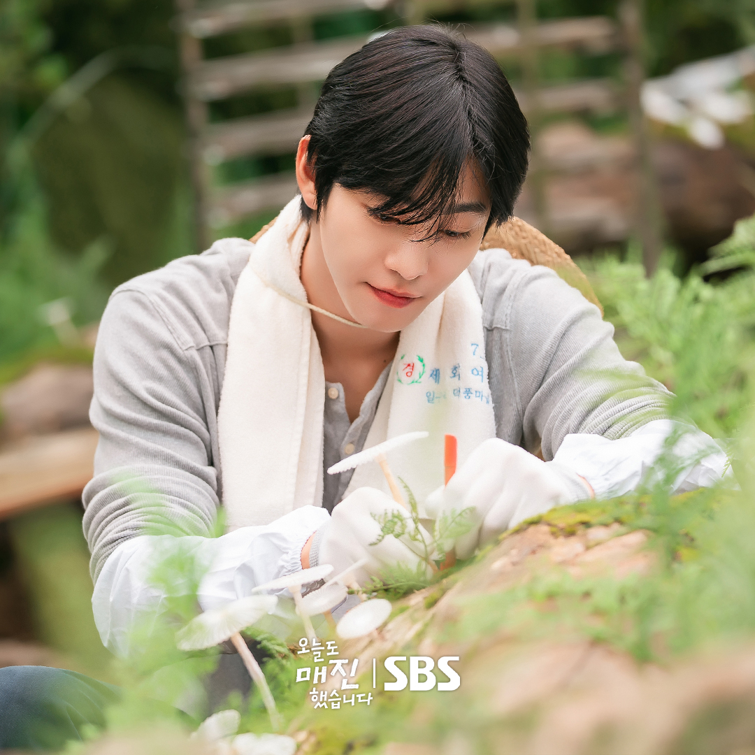 [잡담] 오매진) 안효섭 퍼컬이 농부였나 봐(> ᴗ •)💚우리 덕풍마을의 자랑 매튜 리가 다 해드림 | 인스티즈