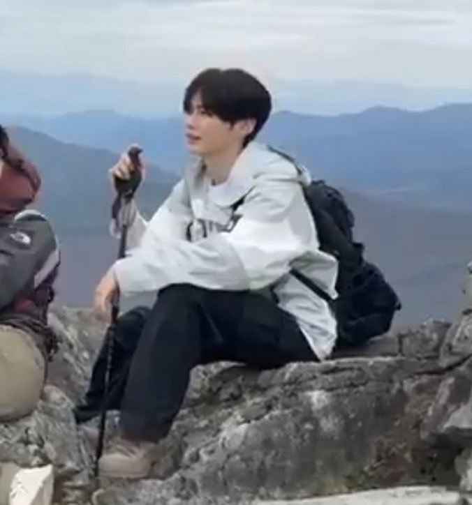[잡담] 성한빈 어제는 등산스틱 | 인스티즈
