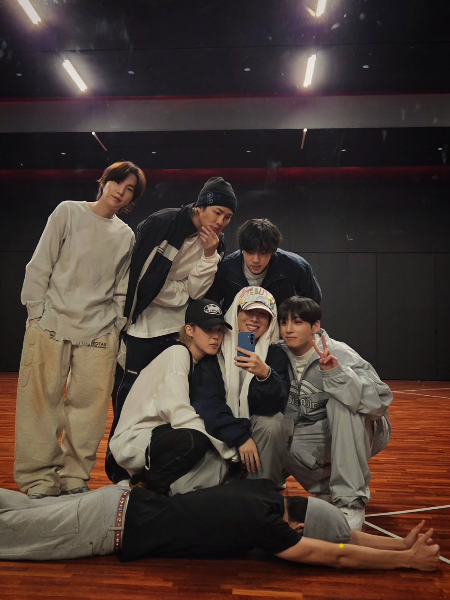 [잡담] 방탄 단체 거울셀카사진 넘 좋당 | 인스티즈