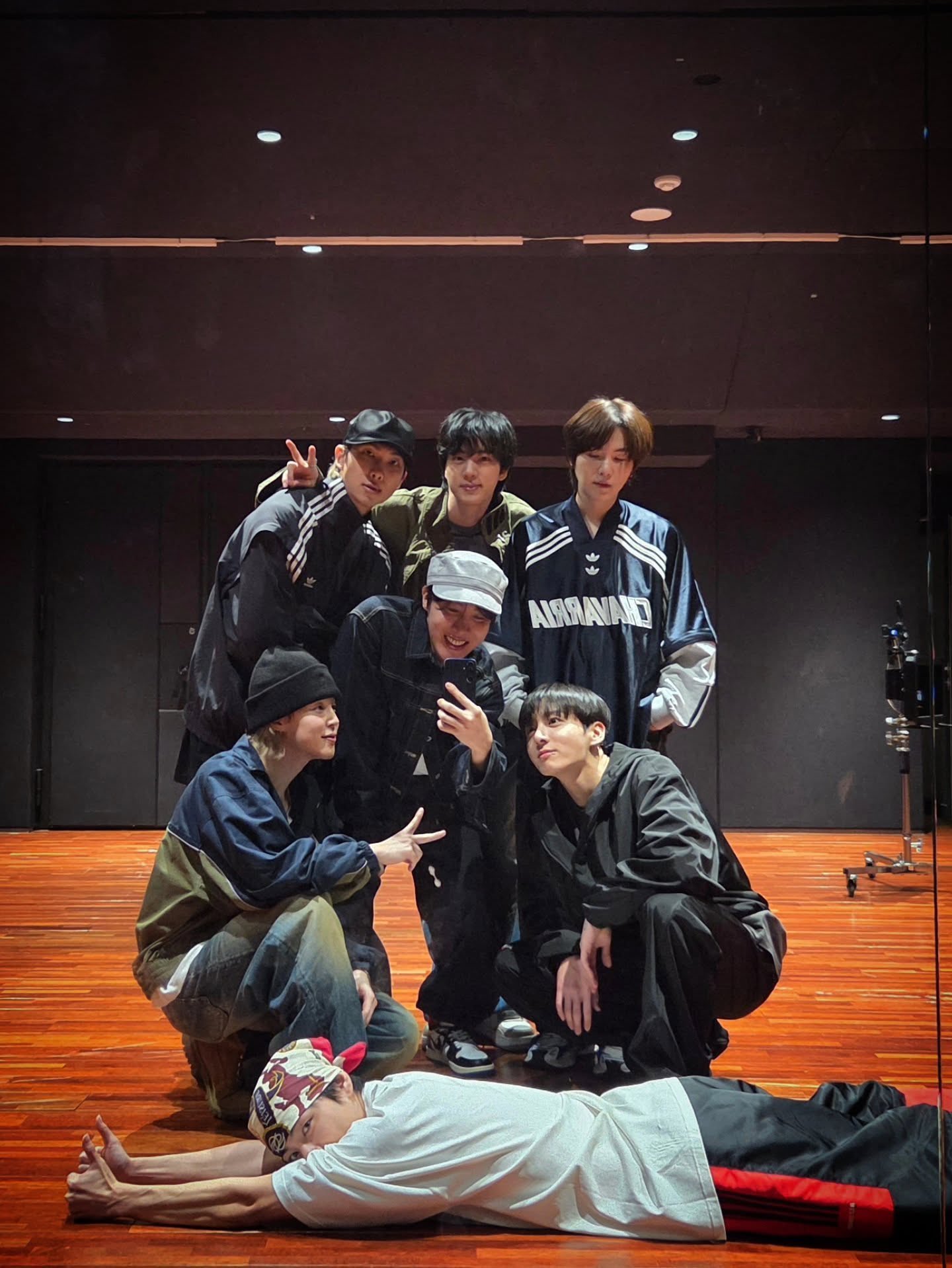 [잡담] 방탄 단체 거울셀카사진 넘 좋당 | 인스티즈
