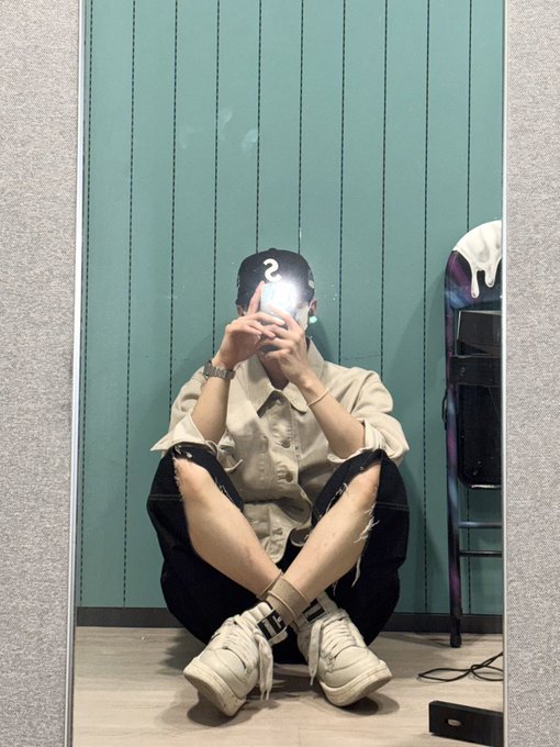 [잡담] 사복 바지 셀프커팅해서 입고 다니는 남자 | 인스티즈