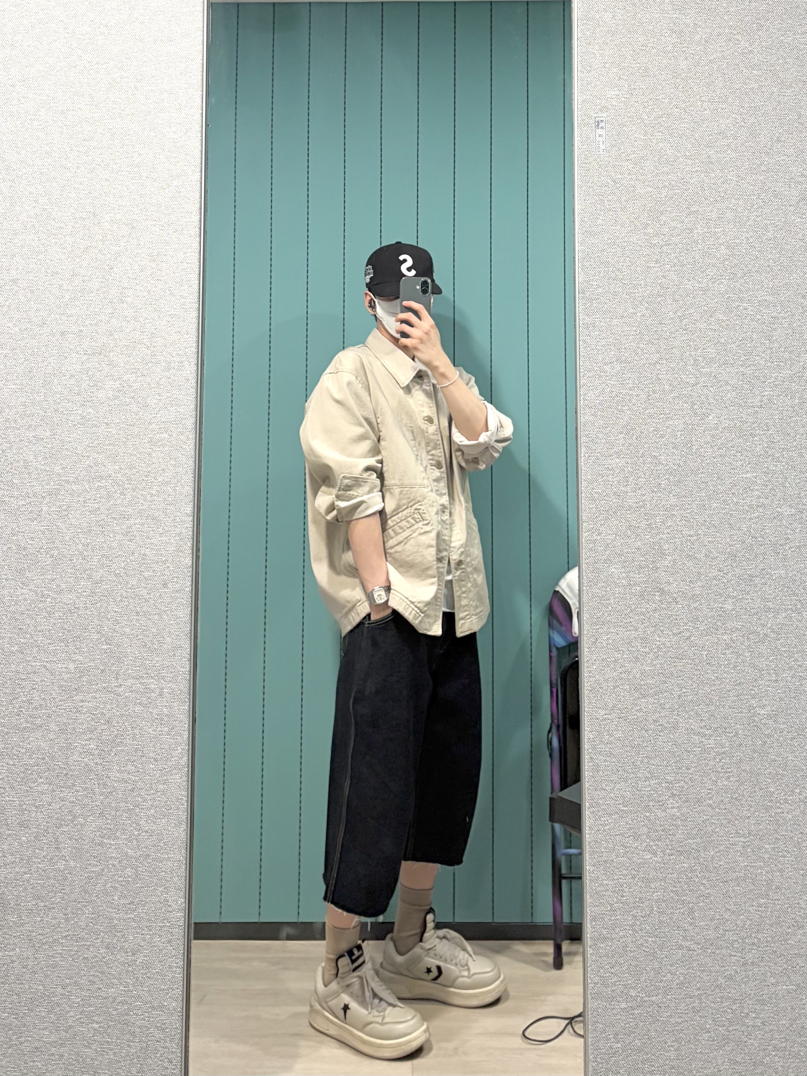 [잡담] 사복 바지 셀프커팅해서 입고 다니는 남자 | 인스티즈