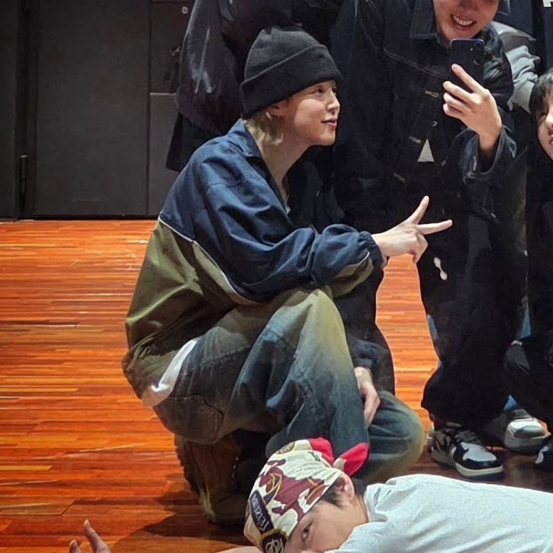 [잡담] 지민(방탄) 요즘 스타일 바뀐 거 너무 좋음이ㅜㅜ | 인스티즈