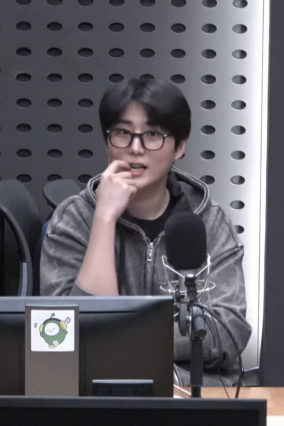 [잡담] 아 어제 영케이 너무 잘생김 | 인스티즈