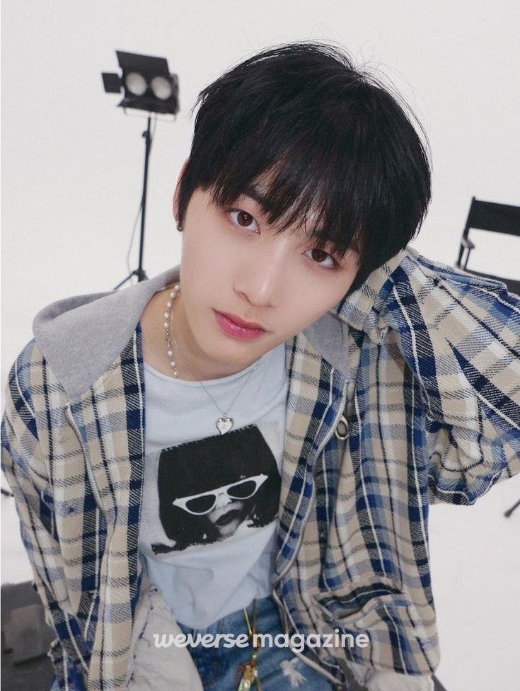 [잡담] 한태산 눈꼬리는 쳐저있는데 고양이상이야 | 인스티즈