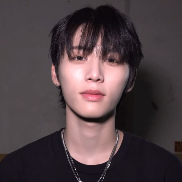 [잡담] 한태산 눈꼬리는 쳐저있는데 고양이상이야 | 인스티즈