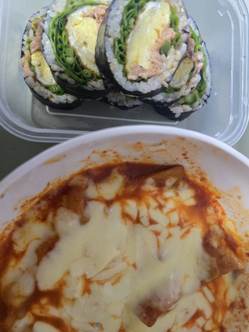 [잡담] 야푸 만들어왔는데 불타는 피자짤 됨.... | 인스티즈