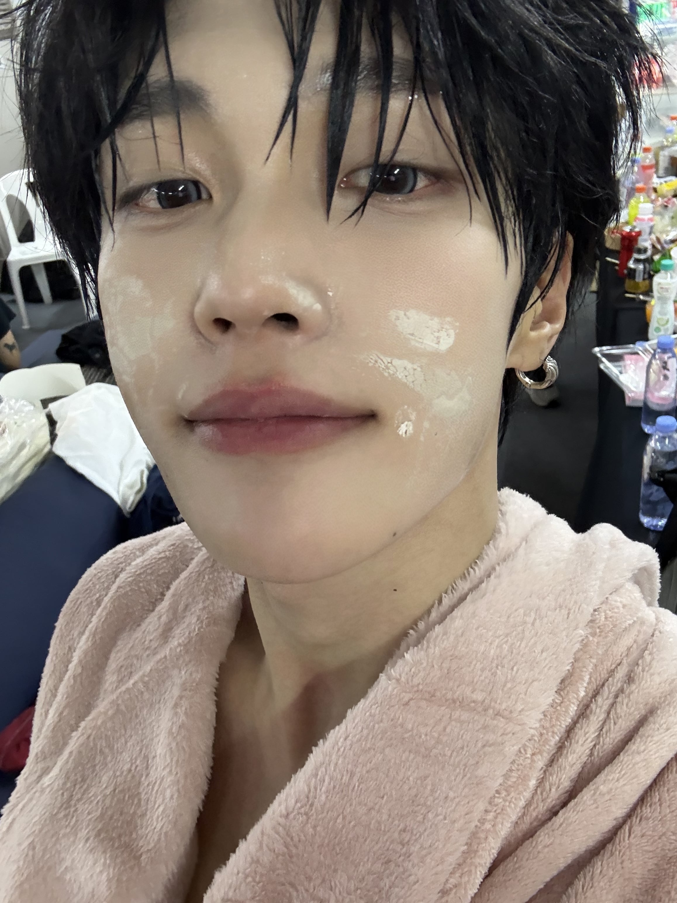 [잡담] 원빈 셀카 두쫀쿠도 왔고 딘소퐁도 왔는데 | 인스티즈