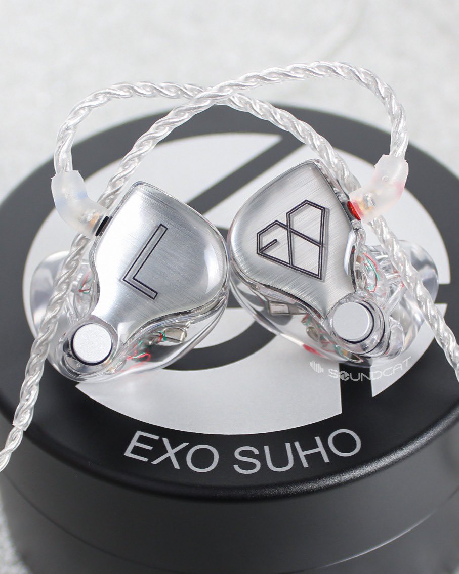 [잡담] 수호 인이어 사진 올라왔는데 진짜 이쁘다 | 인스티즈