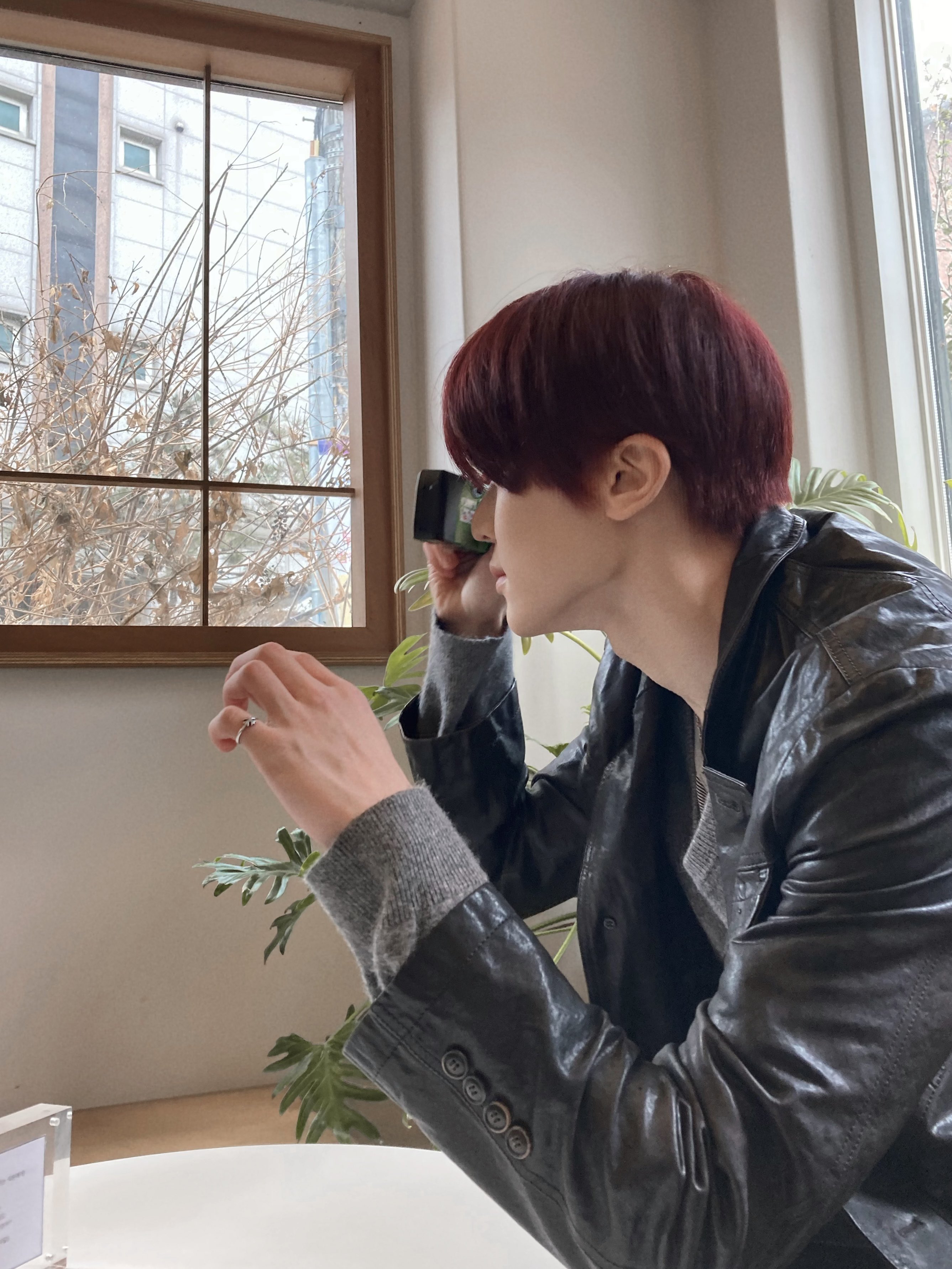 [잡담] 시온이 프로모때 올라온 사진들이 걍 너무 진짜같아서 힘듦 | 인스티즈