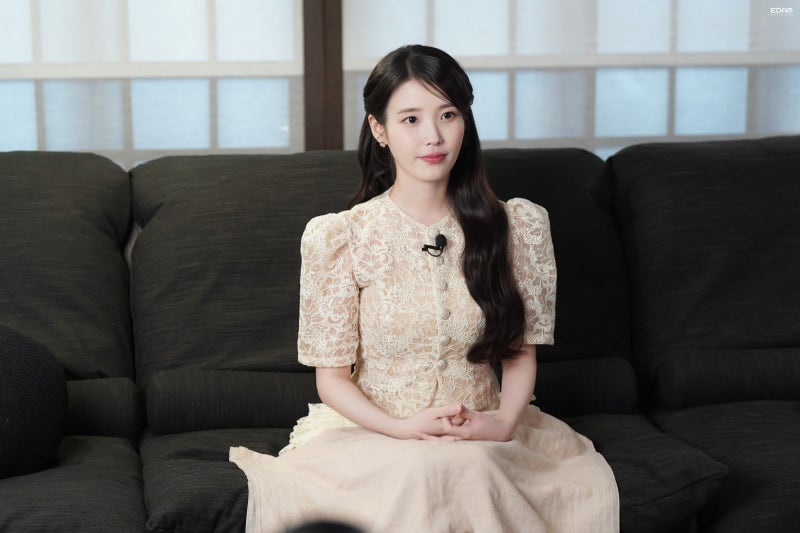 [잡담] 아이유 이 헤메코 너무 이쁨 | 인스티즈